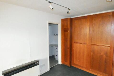 25 Greylees Avenue, Hull, HU6 7YG