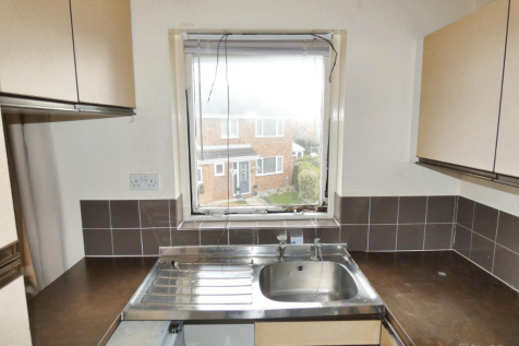 25 Greylees Avenue, Hull, HU6 7YG