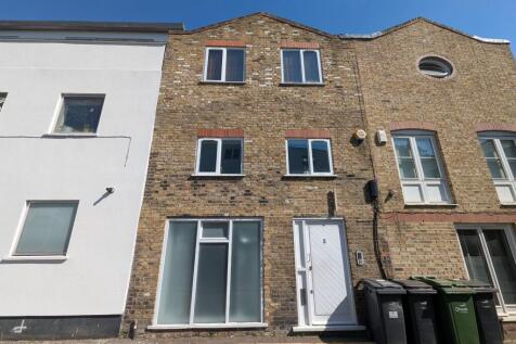 First Floor Flat, 5 Clayland&#39;s Place, London, SW8 1NL