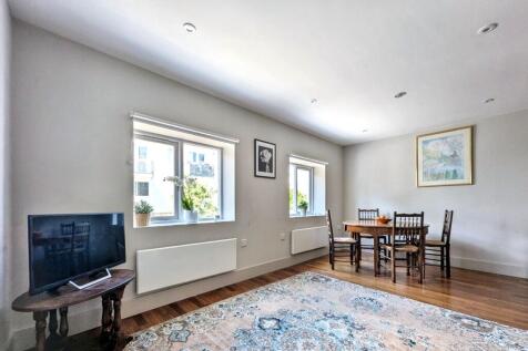 First Floor Flat, 5 Clayland&#39;s Place, London, SW8 1NL