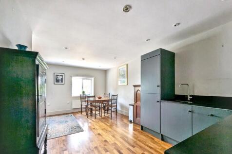 First Floor Flat, 5 Clayland&#39;s Place, London, SW8 1NL