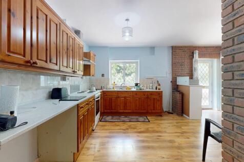 Hopewell, Chapel Woods, Charing, Ashford, Kent, TN27 0NP