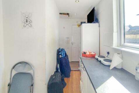 Flat 1, 70-72 Chatsworth Road, Clapton, London, E5 0LS