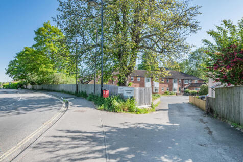 Pembridge House, Salisbury Road, Fordingbridge, Hampshire, SP6 1QT