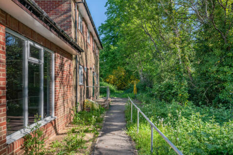 Pembridge House, Salisbury Road, Fordingbridge, Hampshire, SP6 1QT