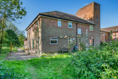 Pembridge House, Salisbury Road, Fordingbridge, Hampshire, SP6 1QT