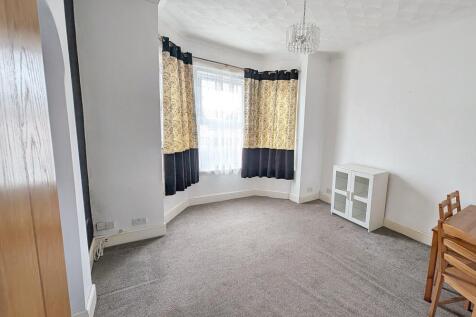 Flat 4, 10 Howard Road, Southampton, Hampshire SO15 5BP