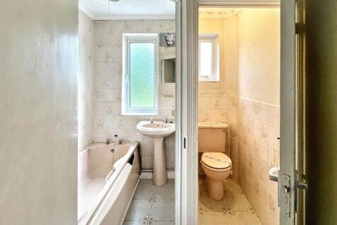 39 Lavender Road, Carshalton, Surrey, SM5 3EF