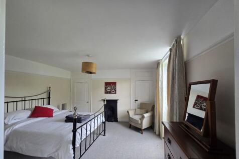 Viaduct House, Lower Lydbrook, Gloucestershire, GL17 9NT