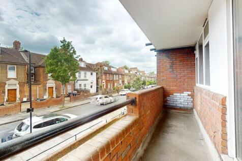 Flat F, 74 Darenth Road, Stamford Hill, London, N16 6ED