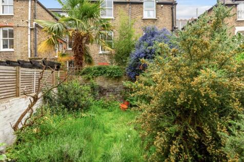 Flat A, 61 Belgrade Road, Stoke Newington, London, N16 8DH