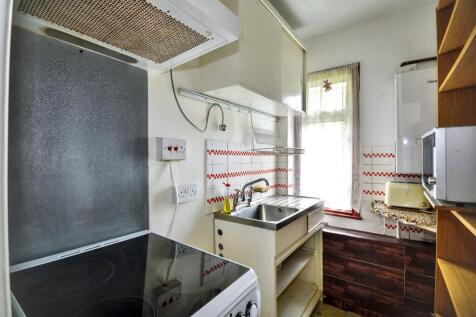 63 Hendon Way, Cricklewood, London, NW2 2LX