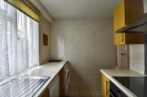 63 Hendon Way, Cricklewood, London, NW2 2LX