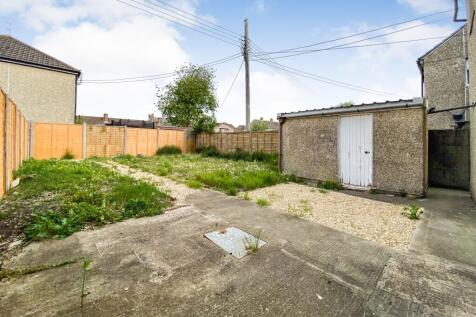 18 Queens Road, Royal Wootton Bassett, Swindon, Wiltshire, SN4 8AW