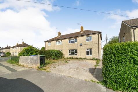 18 Queens Road, Royal Wootton Bassett, Swindon, Wiltshire, SN4 8AW