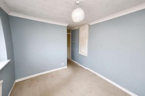 12 Jordans Way, Rainham RM13 9QX