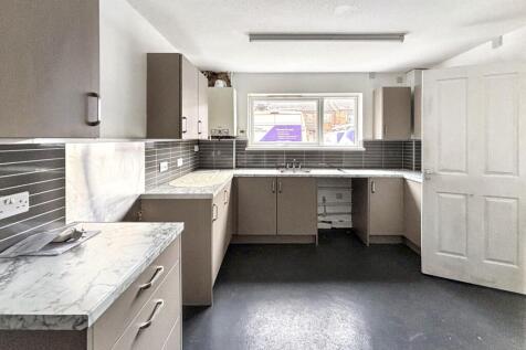 47 Shelley Grove, Bradford, West Yorkshire, BD8 0JZ
