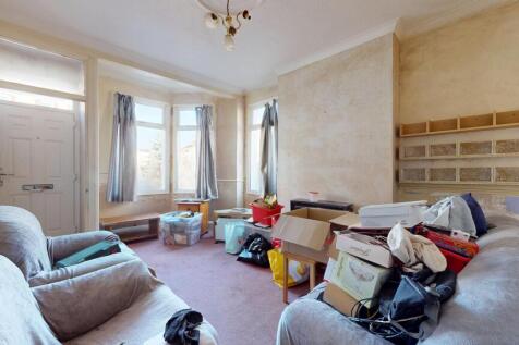 194 Hainault Avenue, Westcliff-on-Sea, SS0 9EX