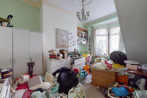 194 Hainault Avenue, Westcliff-on-Sea, SS0 9EX
