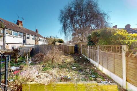 194 Hainault Avenue, Westcliff-on-Sea, SS0 9EX
