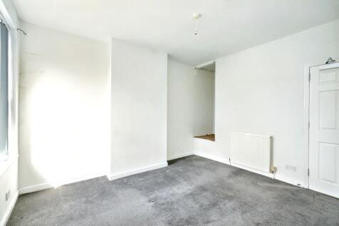 16 Ealing Avenue, Basford, Nottingham, NG6 0BB
