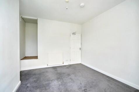 16 Ealing Avenue, Basford, Nottingham, NG6 0BB