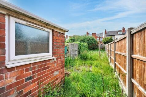 16 Ealing Avenue, Basford, Nottingham, NG6 0BB