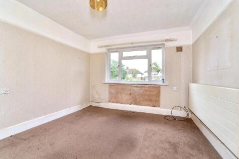 33 Glenmore Road, Welling, DA16 3BN