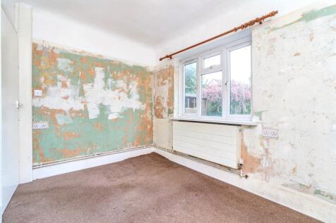 33 Glenmore Road, Welling, DA16 3BN
