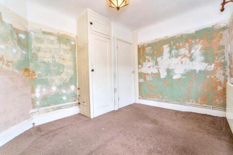 33 Glenmore Road, Welling, DA16 3BN