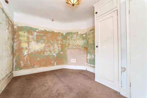 33 Glenmore Road, Welling, DA16 3BN