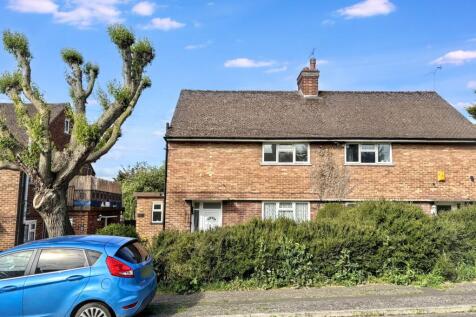 Flat A, 45 Goldings Crescent, Basildon, Essex, SS16 4RX