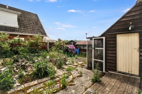 13 Plantation Road, Boreham, Essex, CM3 3EA