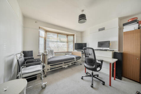 130 Victoria Avenue, Wembley, HA9 6PY