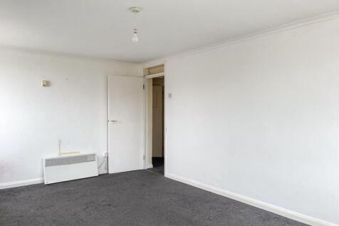 14 Kingmere, South Terrace, Littlehampton, BN17 5LD