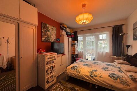 66 Brentmead Place, Golders Green, London NW11 9LJ