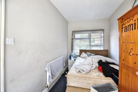 1A Goodmayes Lane, Ilford, Essex, IG3 9PB