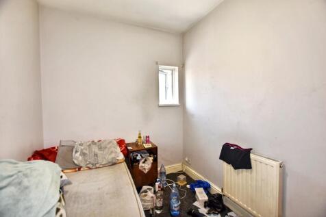 1A Goodmayes Lane, Ilford, Essex, IG3 9PB