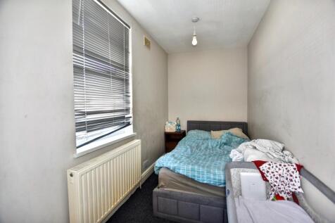 1A Goodmayes Lane, Ilford, Essex, IG3 9PB
