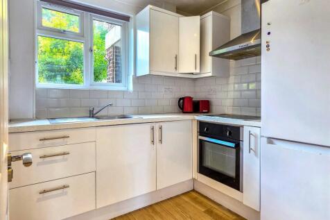 6 Algar Close, Isleworth, Middlesex, TW7 7AQ