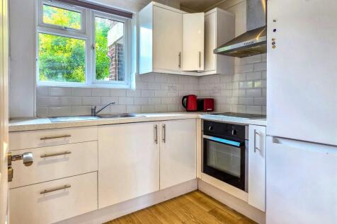 6 Algar Close, Isleworth, Middlesex, TW7 7AQ