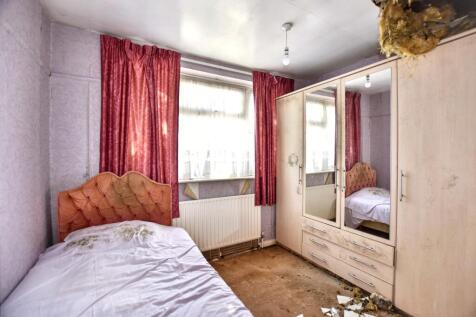 52 Churchmanor Way, Abbey Wood, London SE2 9HP