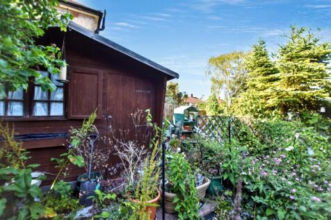 52 Churchmanor Way, Abbey Wood, London SE2 9HP