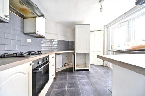 82 Bedford Road, Horsham, RH13 5BH