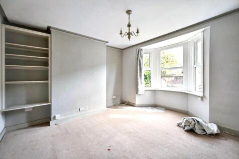 82 Bedford Road, Horsham, RH13 5BH