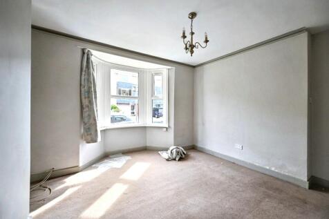 82 Bedford Road, Horsham, RH13 5BH