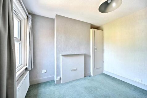 82 Bedford Road, Horsham, RH13 5BH