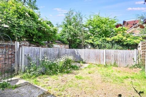 82 Bedford Road, Horsham, RH13 5BH