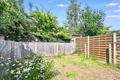 82 Bedford Road, Horsham, RH13 5BH