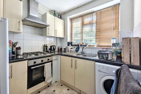 12a Cintra Court, Patterson Road, London SE19 2LB